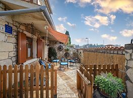 Pretty Apartment With Balcony