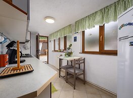 Pretty Apartment With Balcony