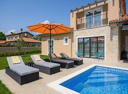 Villa in Serene Location