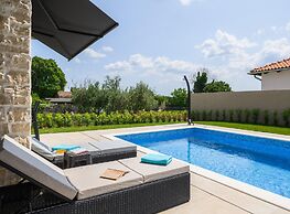 Villa in Serene Location