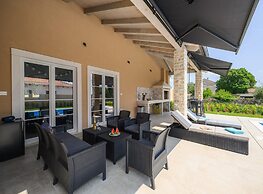 Villa in Serene Location