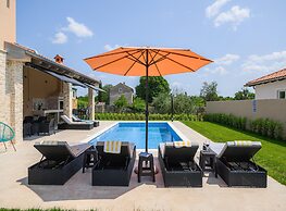 Villa in Serene Location