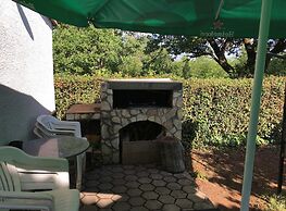 Graceful Apartment With Barbecue Area