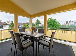 Graceful Apartment With Barbecue Area