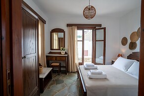 Mirsini Apartments in Sifnos