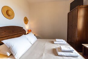Mirsini Apartments in Sifnos