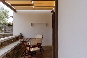 Mirsini Apartments in Sifnos