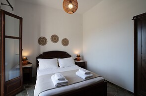 Mirsini Apartments in Sifnos