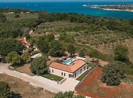 Luxury Villa in Tar With View