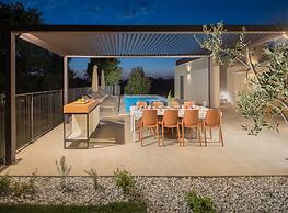 Luxury Villa in Tar With View