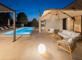 Luxury Villa in Tar With View
