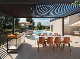Luxury Villa in Tar With View