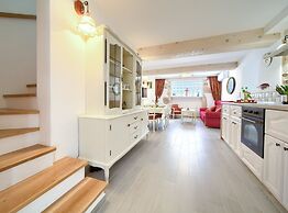 Tranquil Getaway Polje Villa With Pool