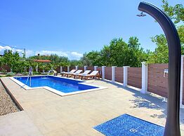 Tranquil Getaway Polje Villa With Pool