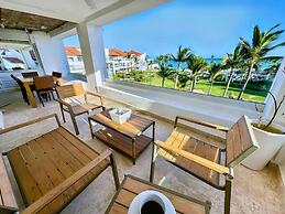 Apt With 2BR and Beach Access in Punta Palmera