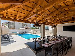 Aesthetic Villa With Private Pool