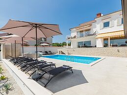Aesthetic Villa With Private Pool