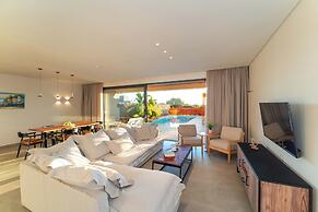 Aethrion Luxury Villas & Suites