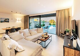 Aethrion Luxury Villas & Suites