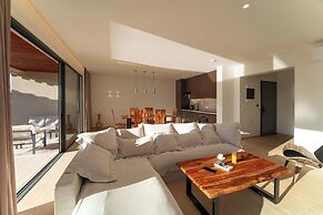 Aethrion Luxury Villas & Suites