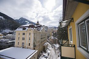Spacious Apartment With Mountain View