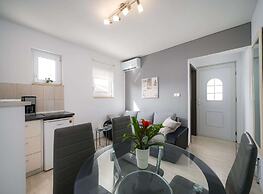 Beautiful Apartment With Parking Space