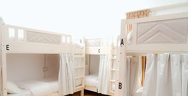 Sundrift Dubai Hostel