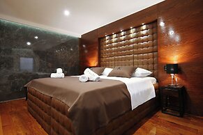 Deluxe Dino room