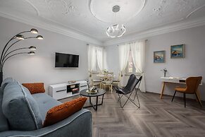 Modern Apartment in City Center