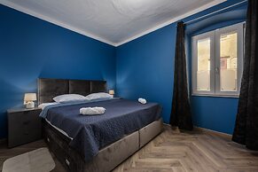 Modern Apartment in City Center