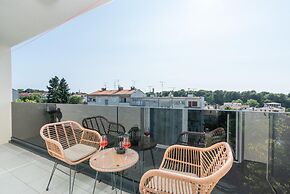 Premium Apartment With Patio