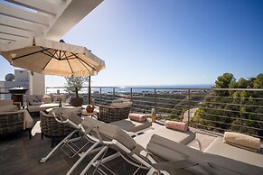 Lavish Villa With Private Pool