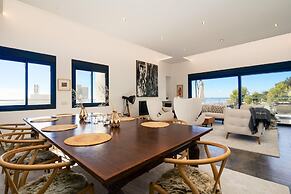 Lavish Villa With Private Pool