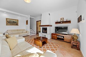 Idyllic Istrian Escape With Pool