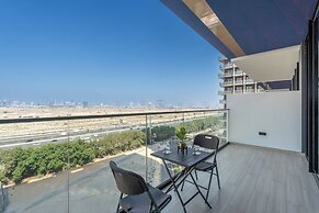 Vogue 7 mins Sky Dubai 3 mins Cirle Mall