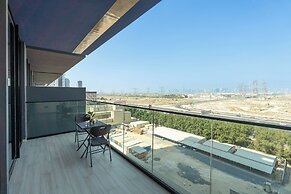 Vogue 7 mins Sky Dubai 3 mins Cirle Mall