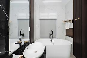 Royal Urban Resort