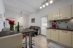Apartment in Kukci With Heated Pool