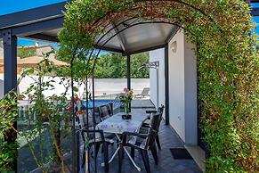 Apartment in Kukci With Heated Pool