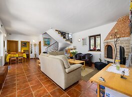 Villa in Visnjan With Private Heated Pool