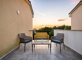 Pretty Villa With View