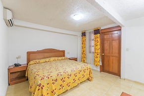 Suites Poliforum Inn