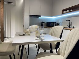 Akay city Golden studio