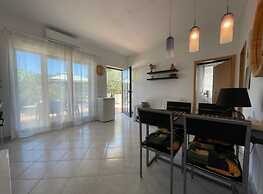 Appealing Apartment With Garden