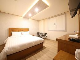 BOBOS HOTEL