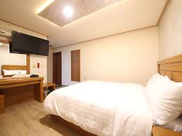 BOBOS HOTEL