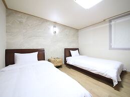 BOBOS HOTEL