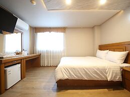 BOBOS HOTEL