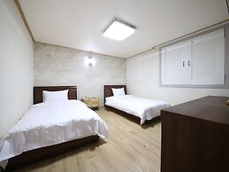 BOBOS HOTEL