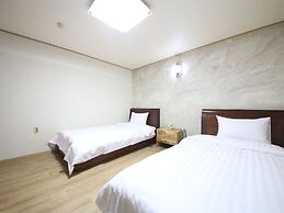 BOBOS HOTEL
